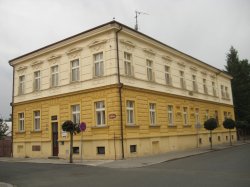 - titulek